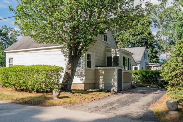 76 Charleston Avenue, Manchester, NH 03102