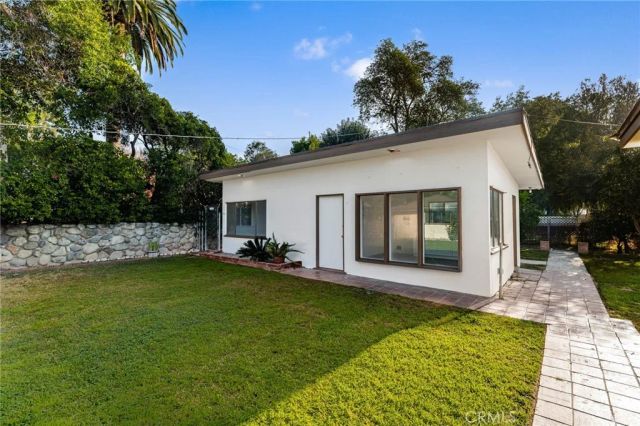 3024 Pine, Riverside, CA 92501