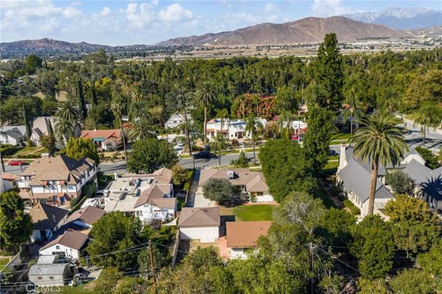 3024 Pine, Riverside, CA 92501