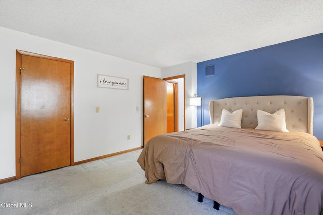 7 Lea Court, Colonie, NY 12309