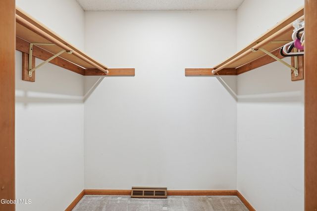 7 Lea Court, Colonie, NY 12309