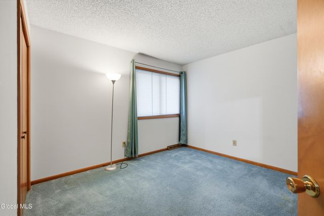 7 Lea Court, Colonie, NY 12309