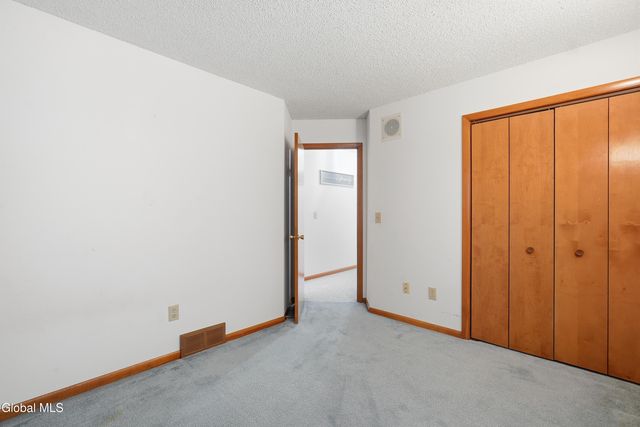 7 Lea Court, Colonie, NY 12309