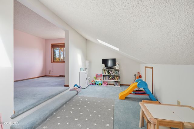 7 Lea Court, Colonie, NY 12309