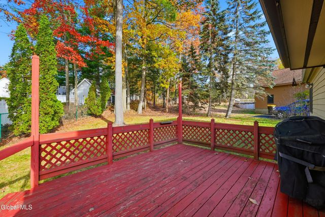 7 Lea Court, Colonie, NY 12309