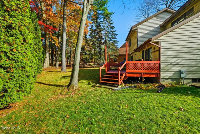 7 Lea Court, Colonie, NY 12309