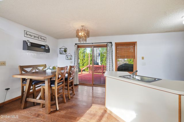 7 Lea Court, Colonie, NY 12309