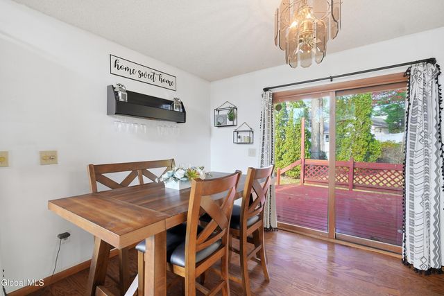 7 Lea Court, Colonie, NY 12309