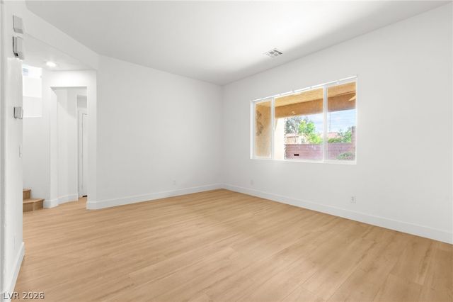 10001 Sharp Ridge Avenue, Las Vegas, NV 89149