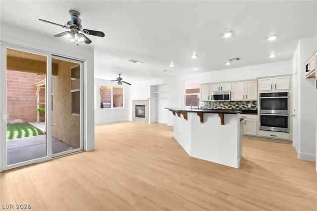 10001 Sharp Ridge Avenue, Las Vegas, NV 89149