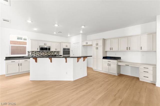 10001 Sharp Ridge Avenue, Las Vegas, NV 89149