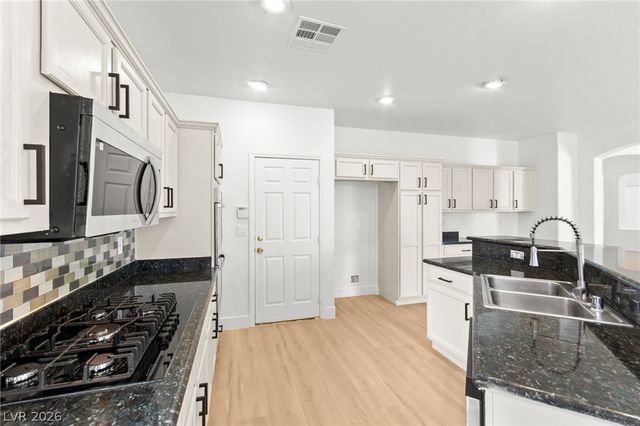 10001 Sharp Ridge Avenue, Las Vegas, NV 89149