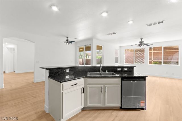 10001 Sharp Ridge Avenue, Las Vegas, NV 89149