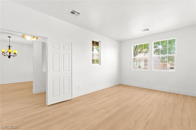 10001 Sharp Ridge Avenue, Las Vegas, NV 89149