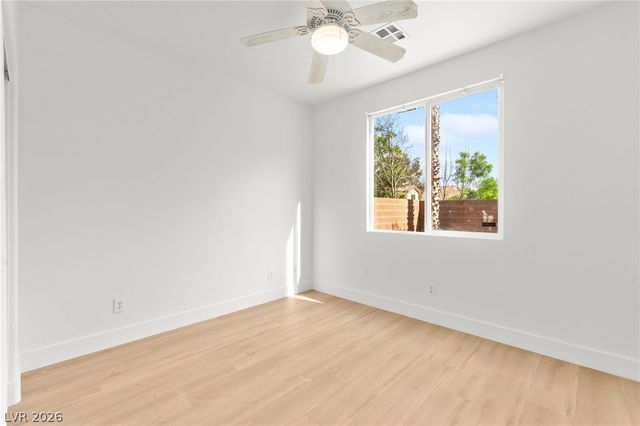 10001 Sharp Ridge Avenue, Las Vegas, NV 89149