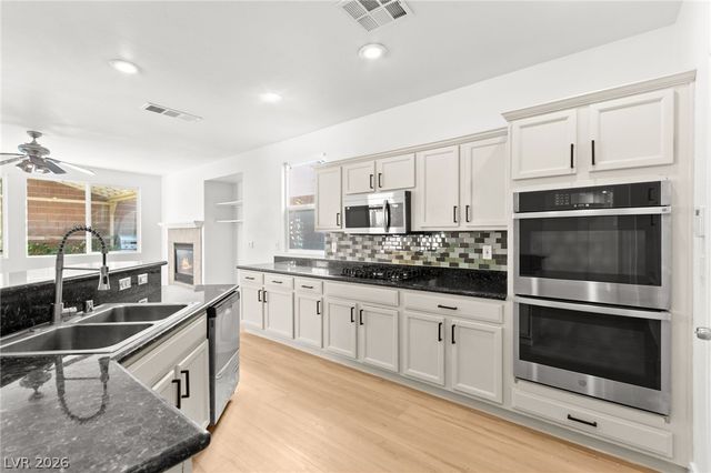 10001 Sharp Ridge Avenue, Las Vegas, NV 89149