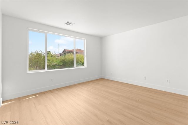 10001 Sharp Ridge Avenue, Las Vegas, NV 89149