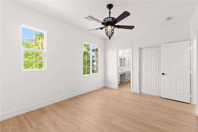 10001 Sharp Ridge Avenue, Las Vegas, NV 89149