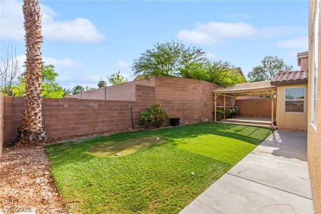 10001 Sharp Ridge Avenue, Las Vegas, NV 89149