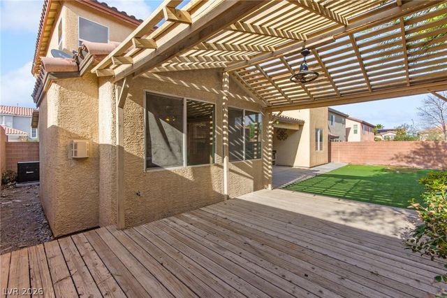 10001 Sharp Ridge Avenue, Las Vegas, NV 89149