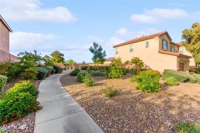 10001 Sharp Ridge Avenue, Las Vegas, NV 89149