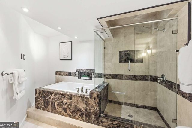 2870 Pharr Court South NW 2505, Atlanta, GA 30305