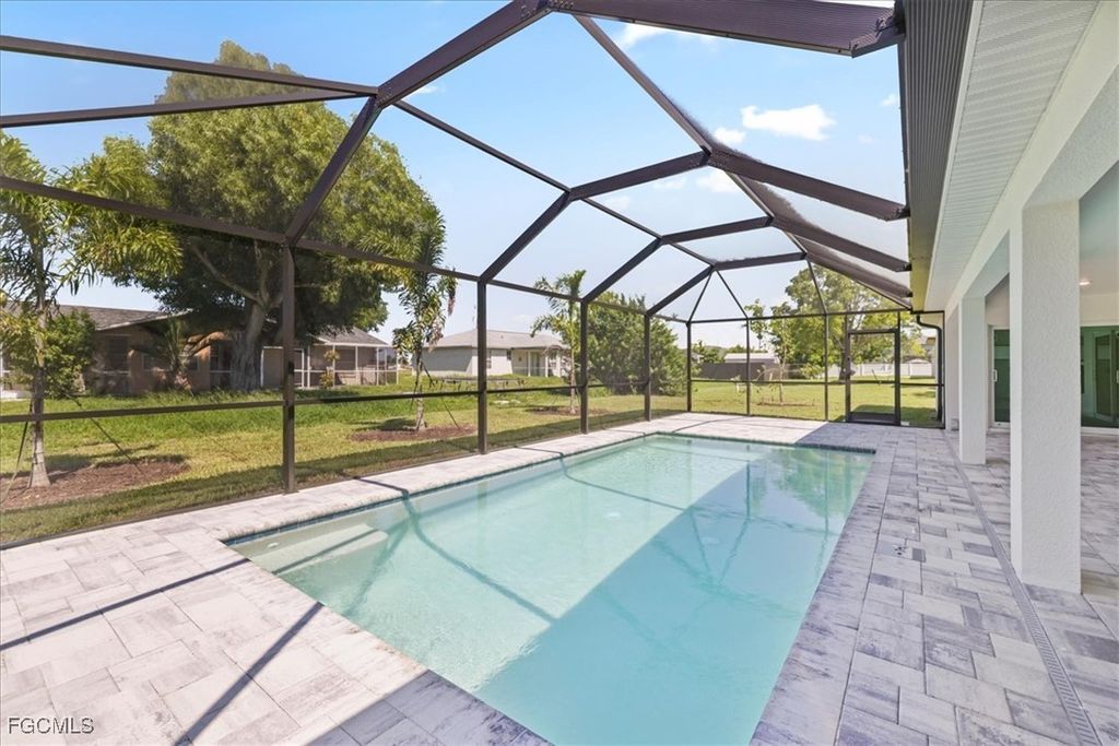 3030 SW 11th CT, Cape Coral, FL 33914