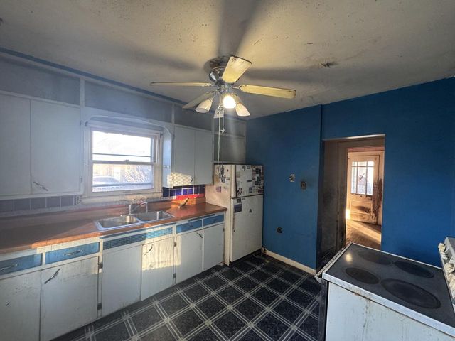 6016 30th AVENUE, Kenosha, WI 53142