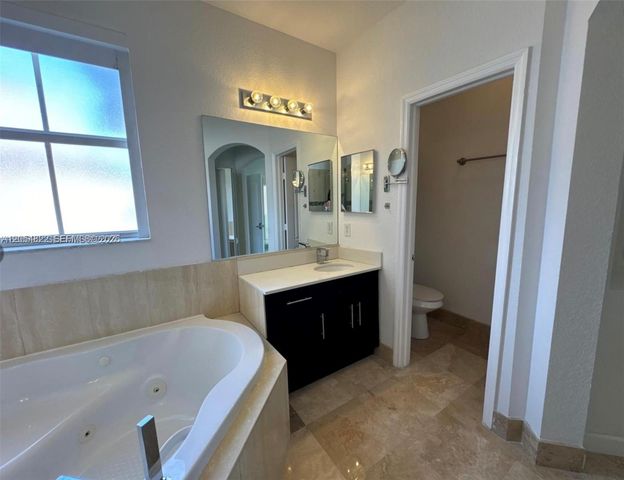 7563 NW 112th Place, Doral, FL 33178