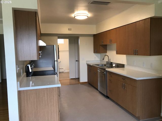 3204 Sw 10TH Ave, Portland, OR 97239