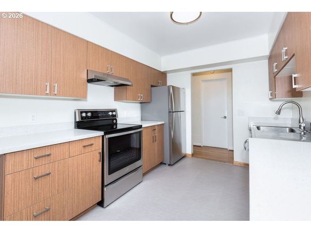 3204 Sw 10TH Ave, Portland, OR 97239