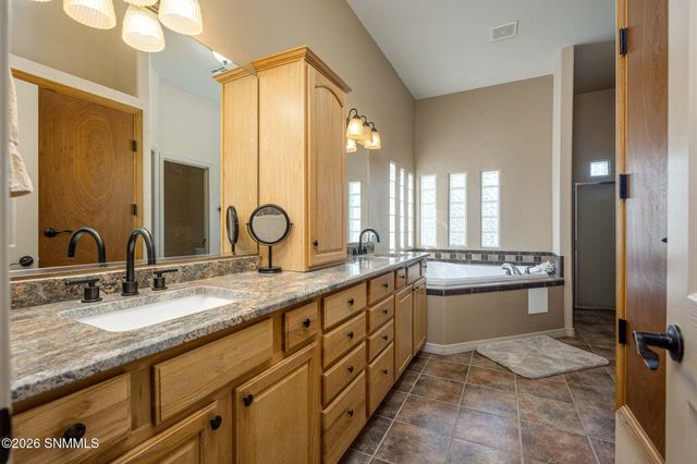 4009 Firethorn Court, Las Cruces, NM 88011