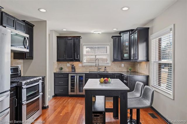 20978 Stahelin Road, Southfield, MI 48075