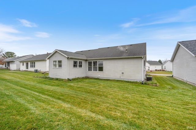 821 Eagle Cove Drive, South Bend, IN 46614