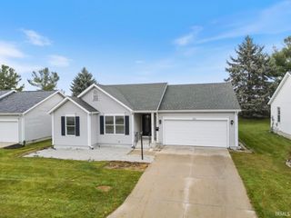 821 Eagle Cove Drive, South Bend, IN 46614