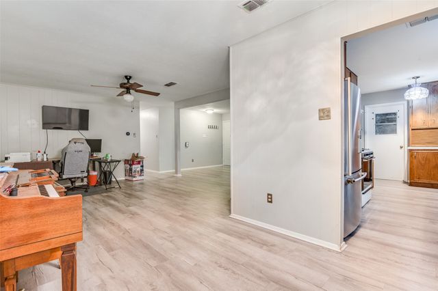 2605 Hollywood Drive, Arlington, TX 76013