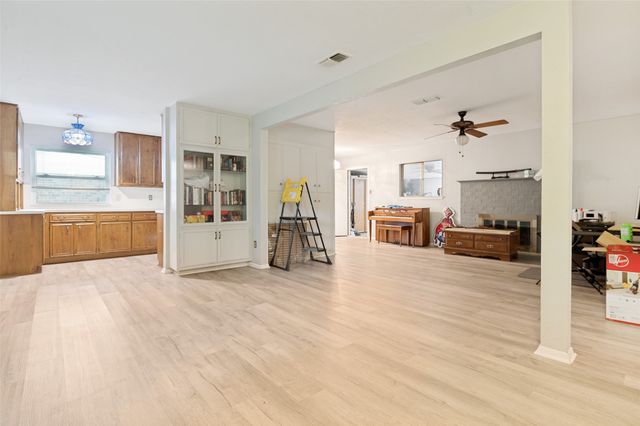 2605 Hollywood Drive, Arlington, TX 76013