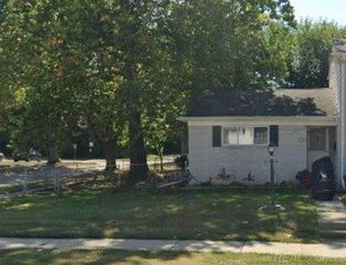 124 Mark Drive, Macomb, MI 48043