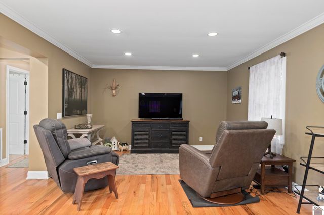 3403 State Route 121 South, Murray, KY 42071