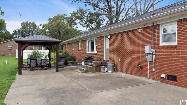 3403 State Route 121 South, Murray, KY 42071