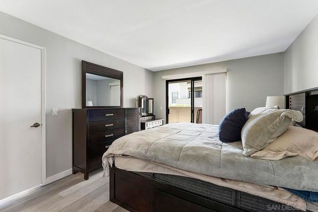 1059 Shadowridge Drive 7, Vista, CA 92081