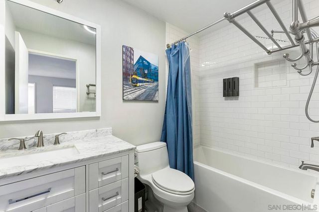 1059 Shadowridge Drive 7, Vista, CA 92081