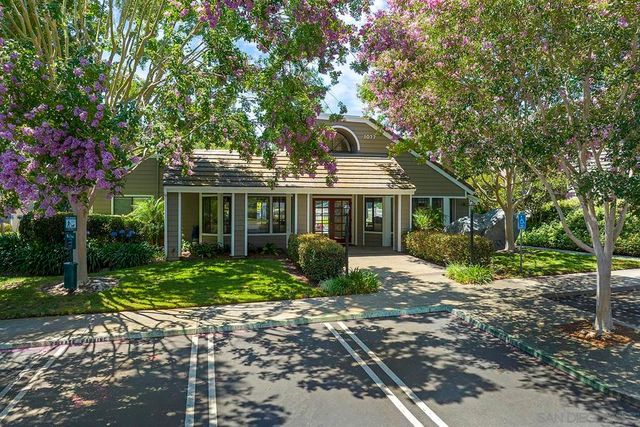1059 Shadowridge Drive 7, Vista, CA 92081