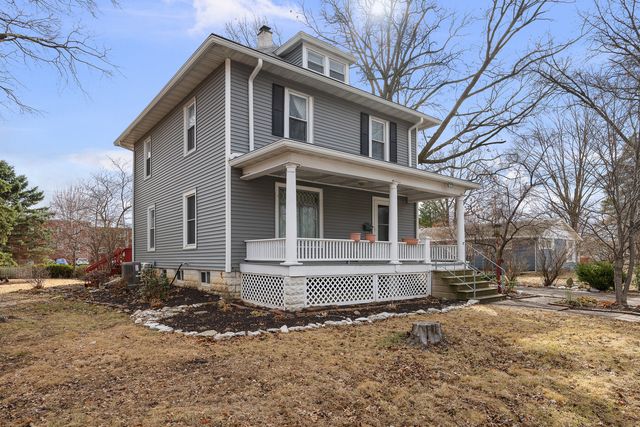 817 Grant Street, Bettendorf, IA 52722