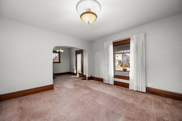 817 Grant Street, Bettendorf, IA 52722