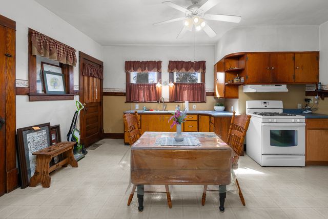 817 Grant Street, Bettendorf, IA 52722