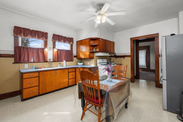 817 Grant Street, Bettendorf, IA 52722