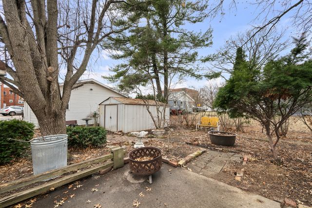 817 Grant Street, Bettendorf, IA 52722