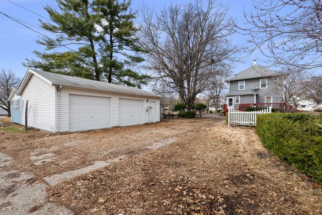 817 Grant Street, Bettendorf, IA 52722