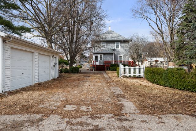 817 Grant Street, Bettendorf, IA 52722